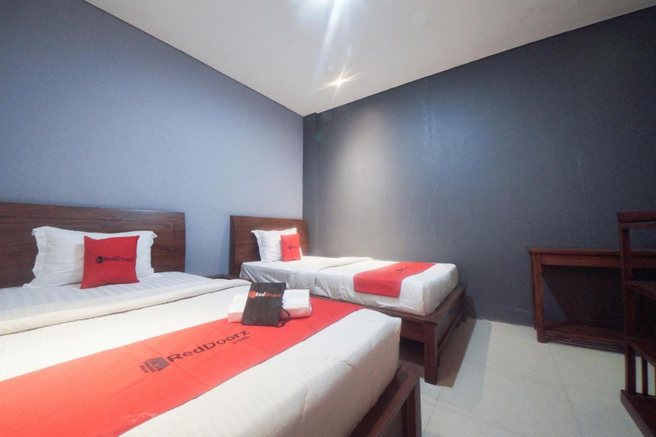 เรดดอร์ซ ชาเรียะฮ์ เนียร์ ซูซูยา มอลล์ บันดา อาเจะฮ์ 2 Hotel Geutieue ภายนอก รูปภาพ