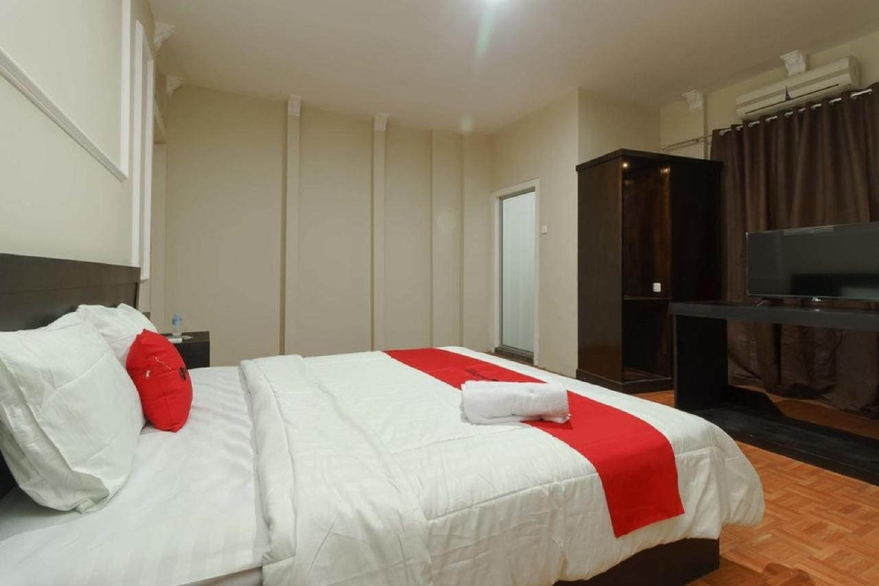 เรดดอร์ซ ชาเรียะฮ์ เนียร์ ซูซูยา มอลล์ บันดา อาเจะฮ์ 2 Hotel Geutieue ภายนอก รูปภาพ